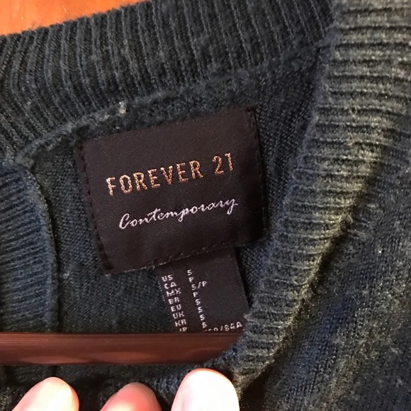 FOREVER 21 Sweater - Picture 3 of 3